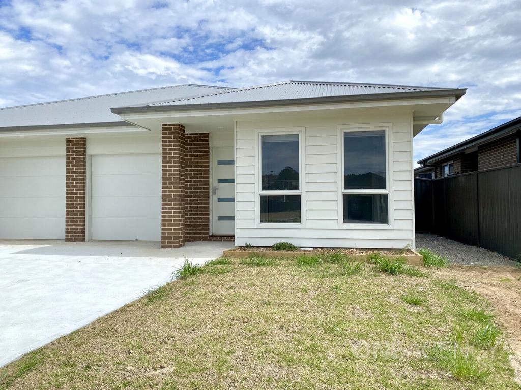 27b Matchless Ave, Goulburn, NSW 2580