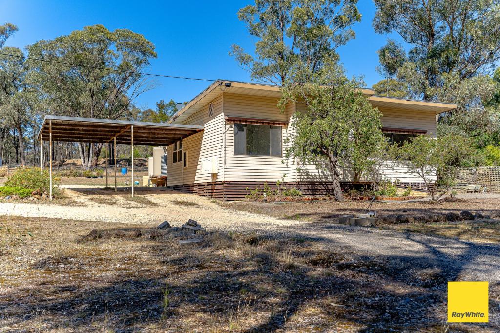 17 Edwards Rd, Maiden Gully, VIC 3551