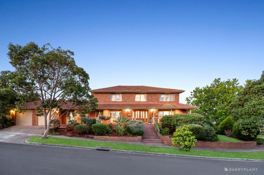 15 MAVERICK CL, DONCASTER, VIC 3108
