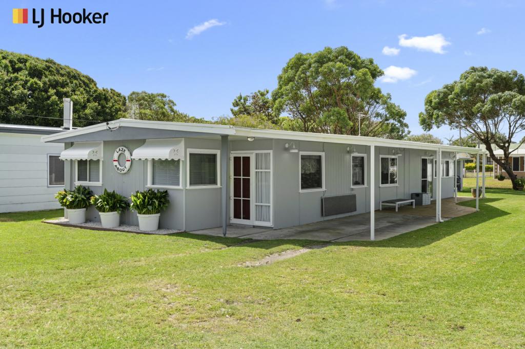 17 Nowra Rd, Currarong, NSW 2540