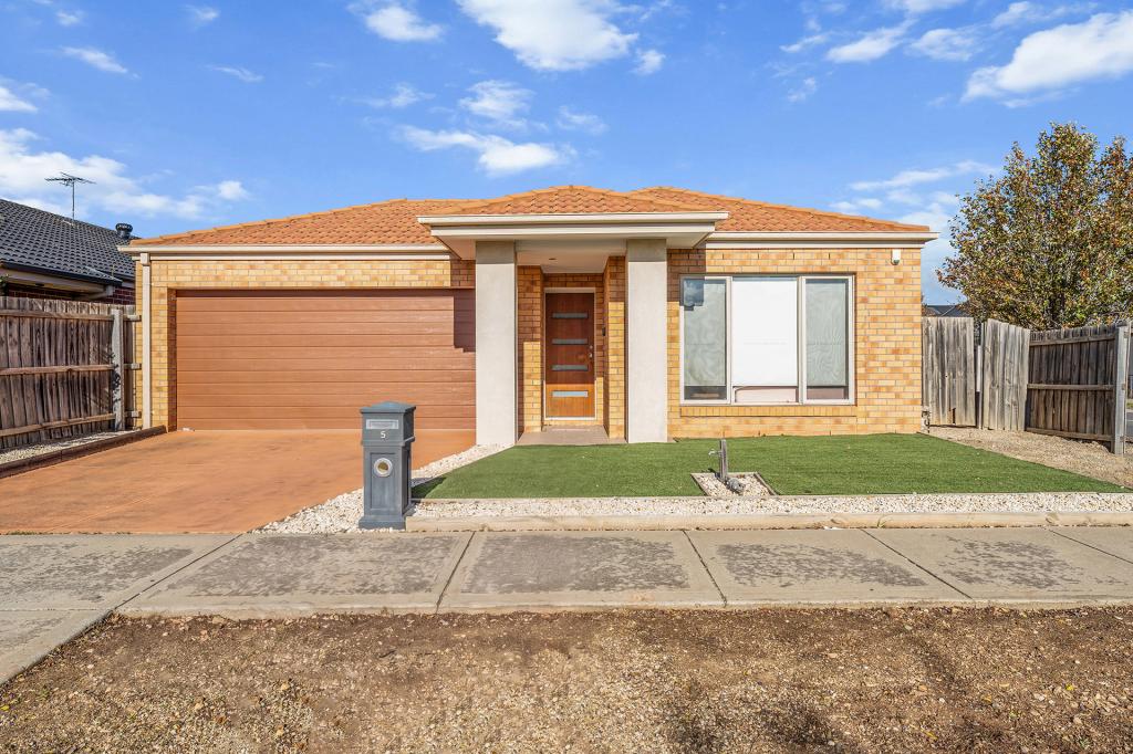 5 ROYALE DR, FRASER RISE, VIC 3336