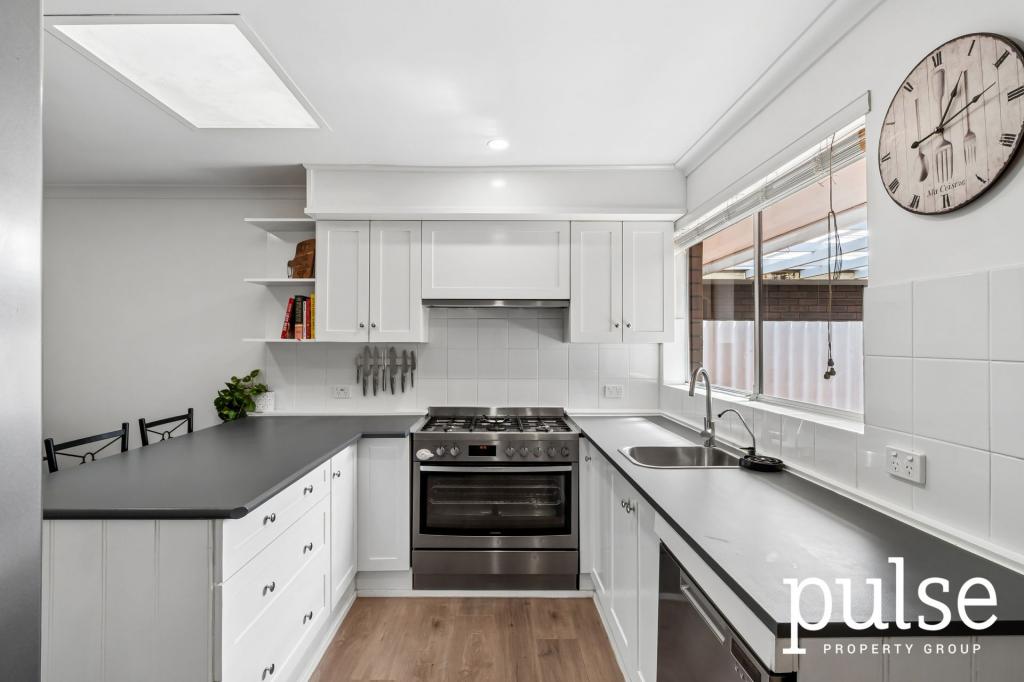 8 Abrolhos Cl, Shelley, WA 6148