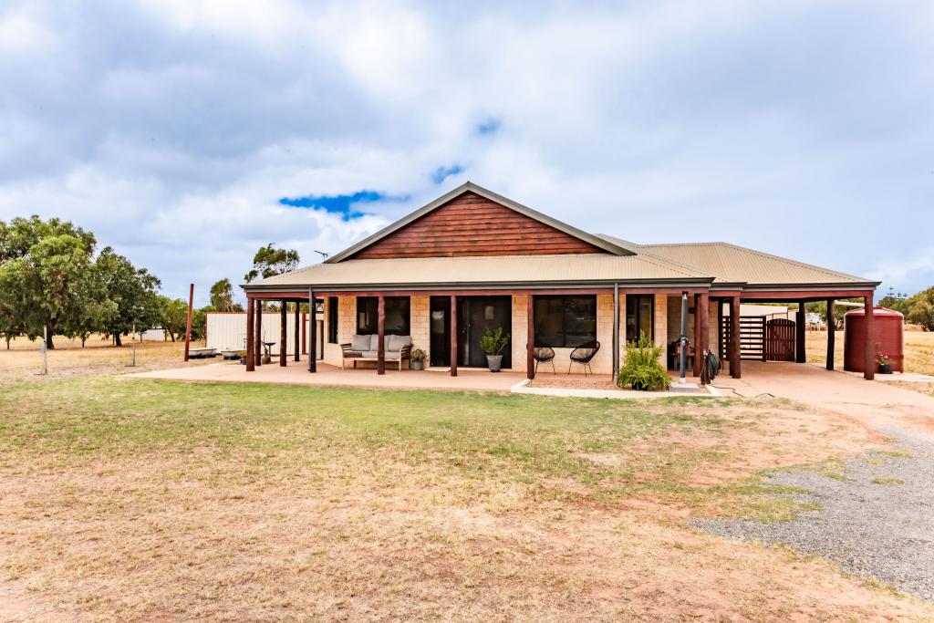 360 Eighth St, Woorree, WA 6530