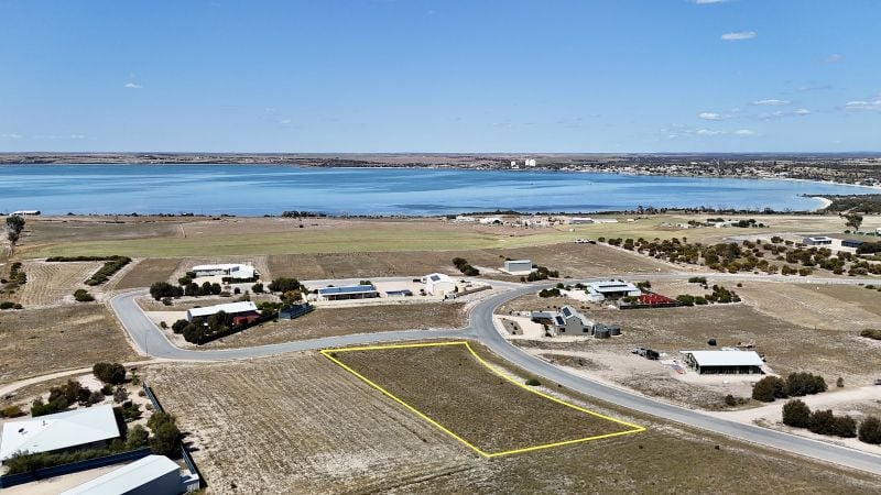 35 Kennedy Rd, Streaky Bay, SA 5680