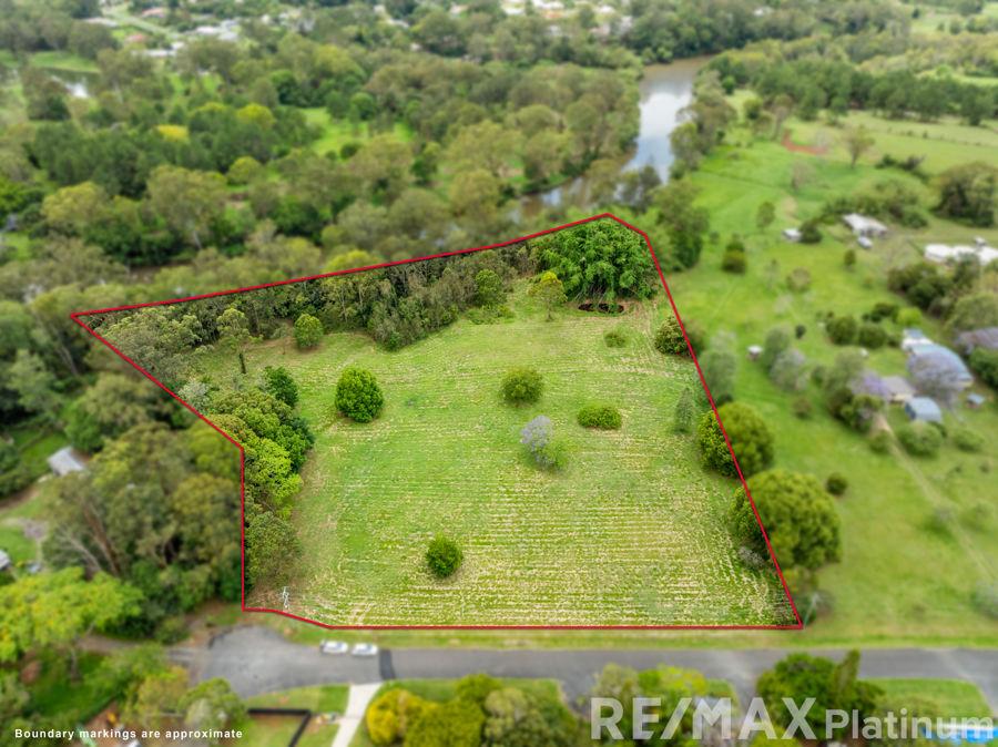 158 TRAFALGAR DR, MORAYFIELD, QLD 4506