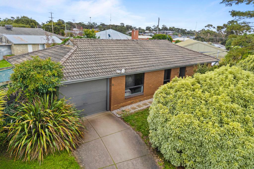 4 Regency Dr, Mount Clear, VIC 3350