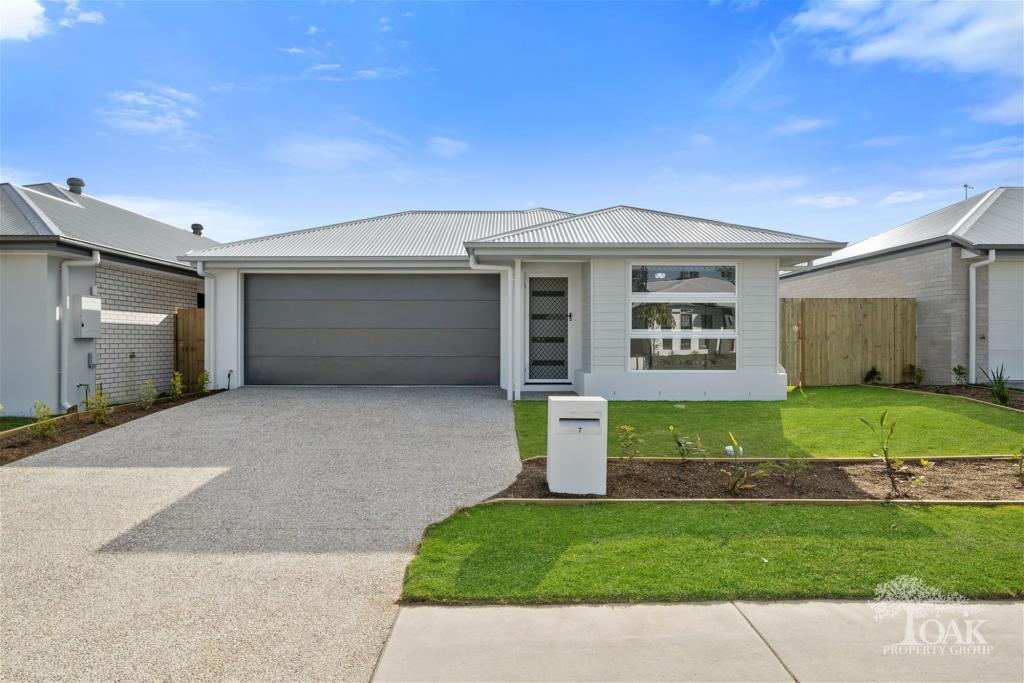 7 BRANCH CCT, GREENBANK, QLD 4124
