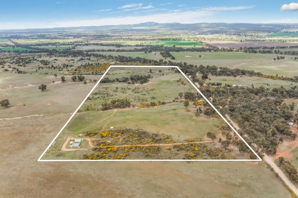 210 Canfields Rd, Wedderburn Junction, VIC 3518