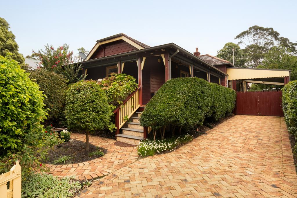 6 Oaklands Rd, Hazelbrook, NSW 2779