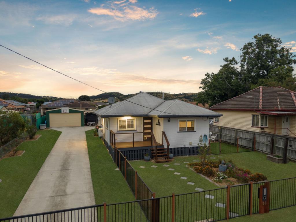 16 Don St, Lowood, QLD 4311