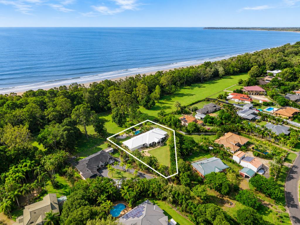 15 Caryota Ct, Dundowran Beach, QLD 4655