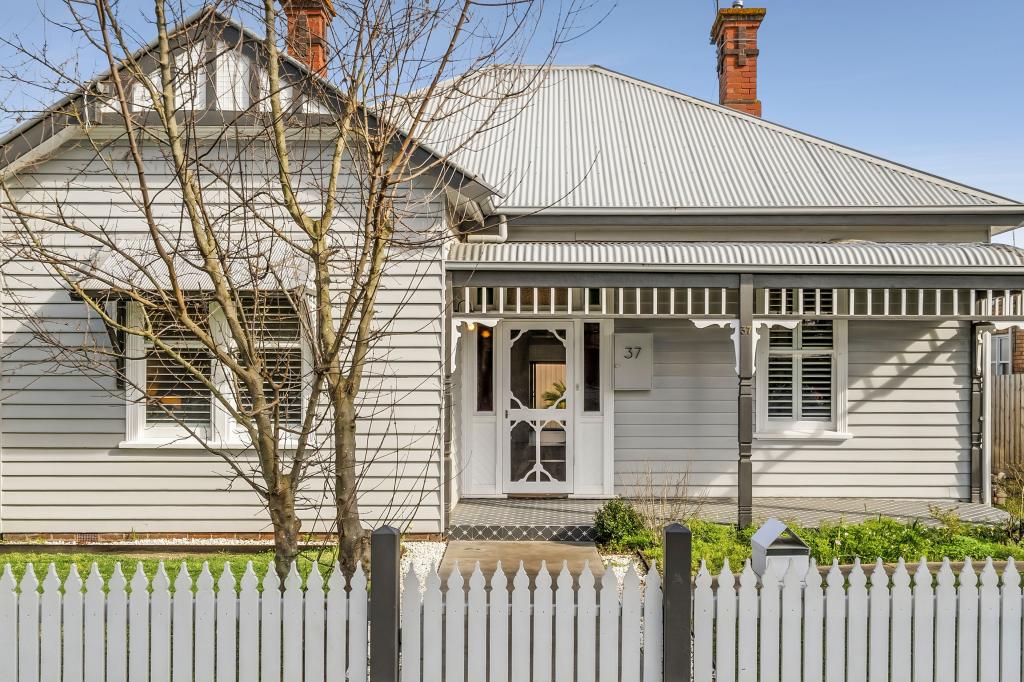 37 Hart St, Colac, VIC 3250