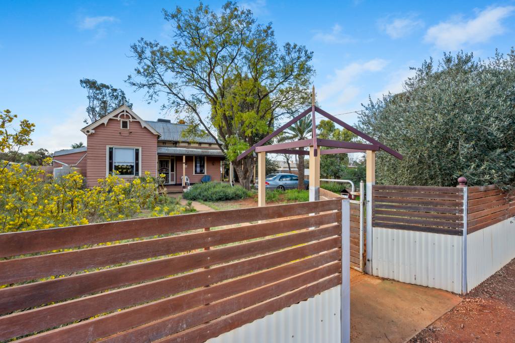 243 Burt St, Victory Heights, WA 6432