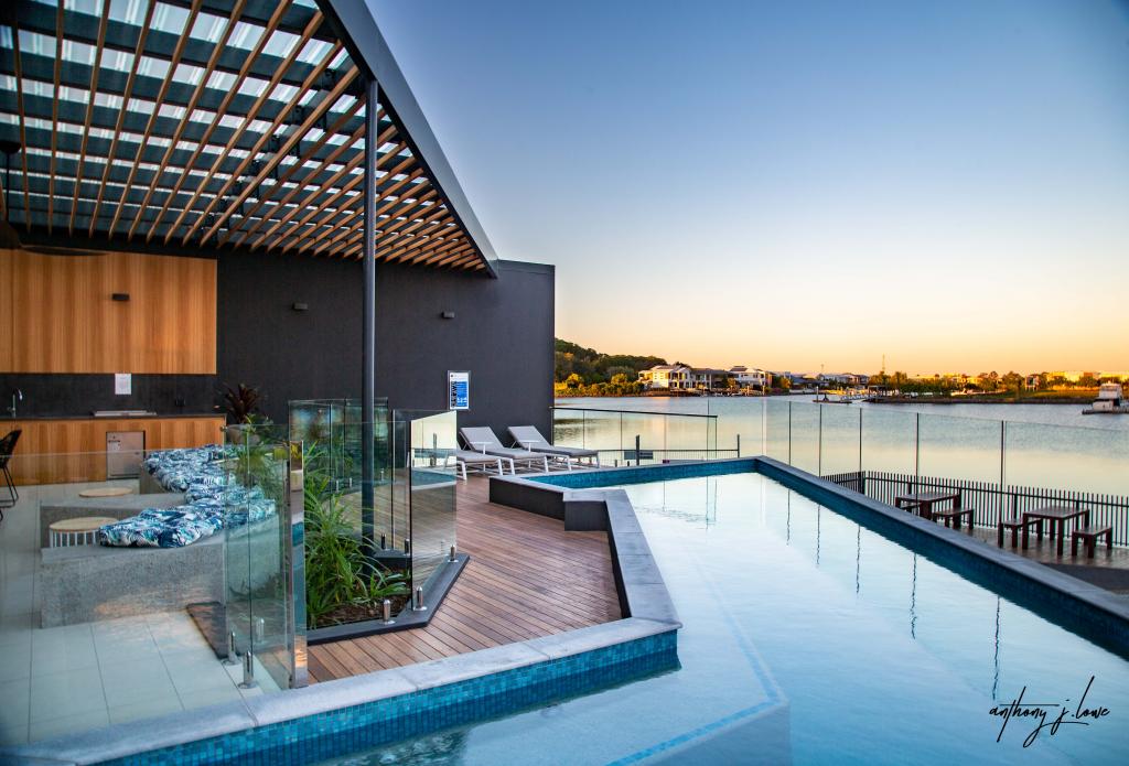 15 North Quay Cct, Hope Island, QLD 4212