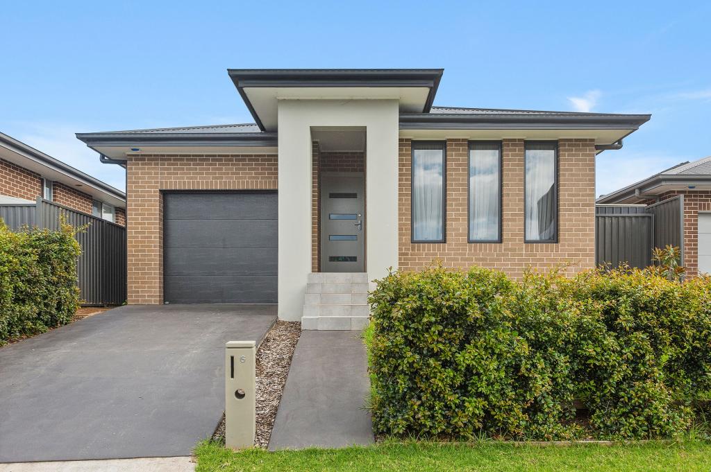 6 Stockman Rd, Calderwood, NSW 2527