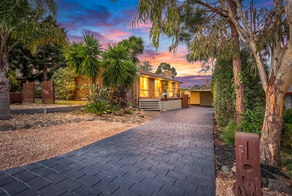 5 Manolive Ct, Sunbury, VIC 3429