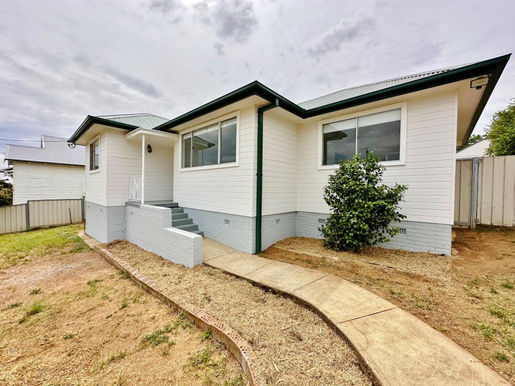 3 Brock St, Young, NSW 2594