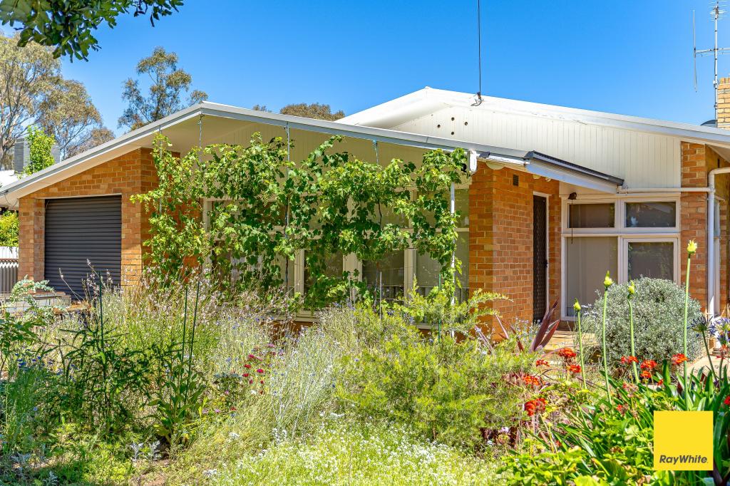 2 Carolin St, Quarry Hill, VIC 3550