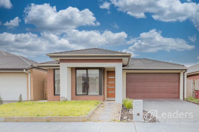 15 Ayrshire Way, Clyde North, VIC 3978