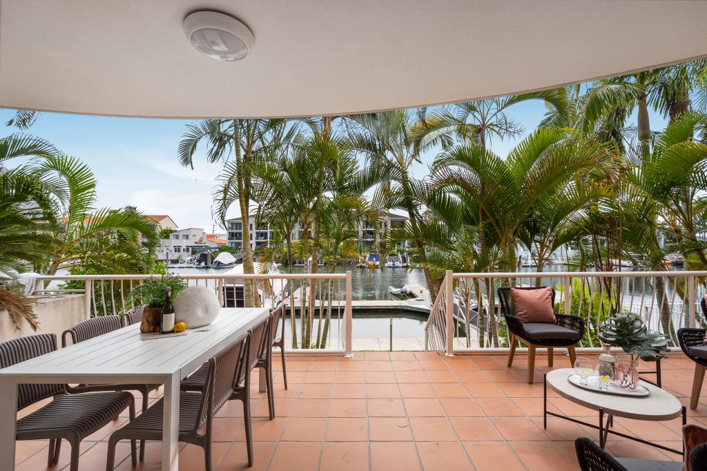 2/20 Canal Ave, Runaway Bay, QLD 4216