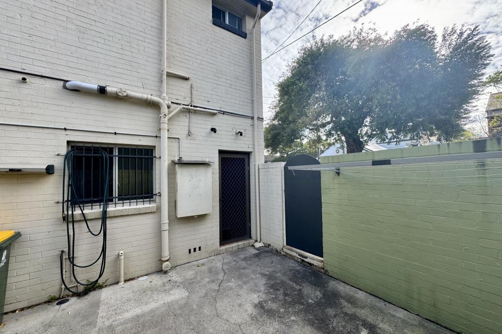 2/84 BULL ST, COOKS HILL, NSW 2300