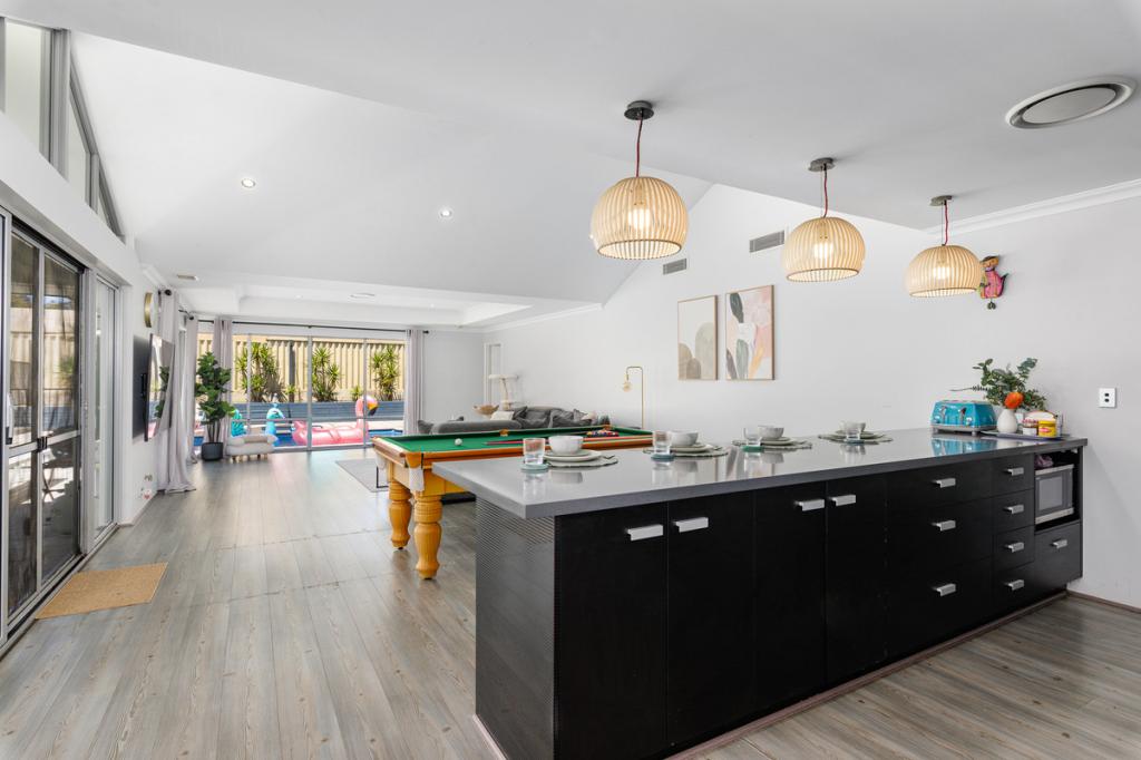 17 Carlingford Ct, Australind, WA 6233