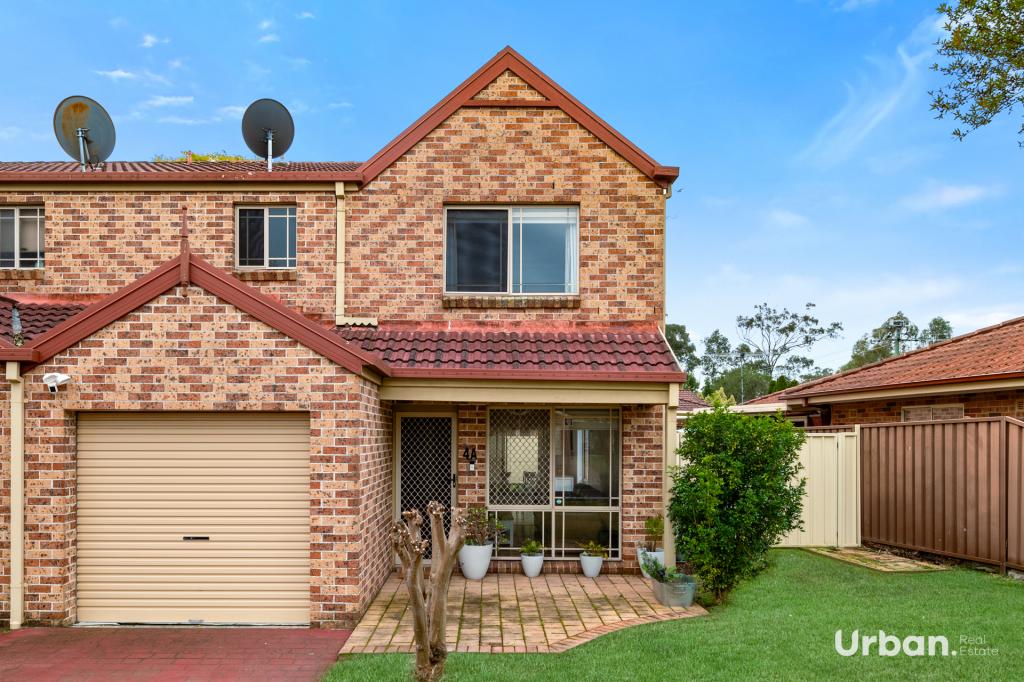4a Azalea Pl, Macquarie Fields, NSW 2564