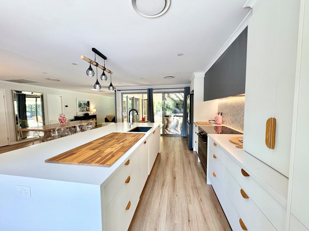 24 Lomandra Pl, Tewantin, QLD 4565