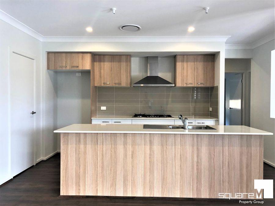 10 Brindle Pkwy, Box Hill, NSW 2765