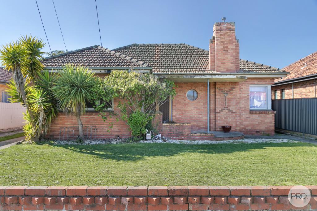 14 IRIS AVE, WENDOUREE, VIC 3355