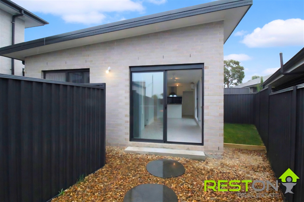 20a Woodbury Cct, Campbelltown, NSW 2560