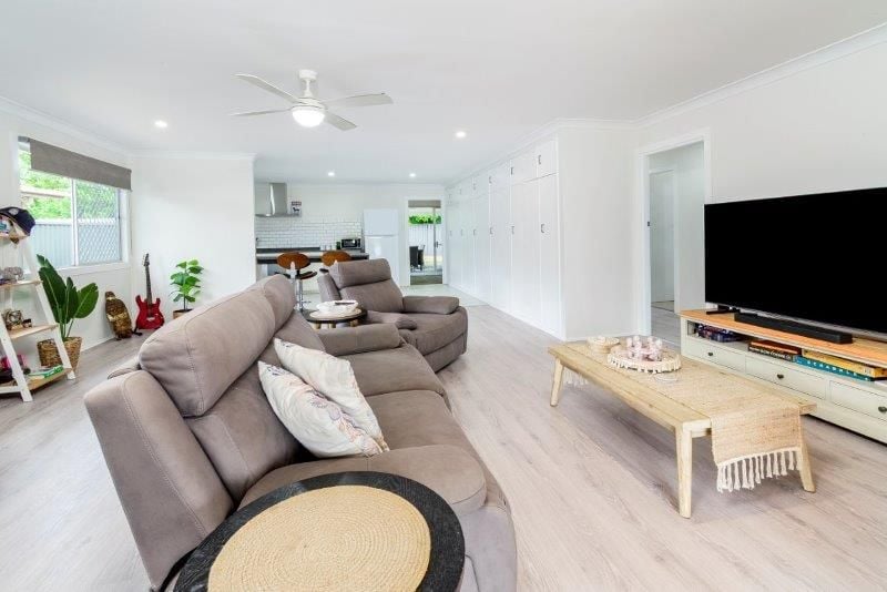 17 Alpinia Ave, Banksia Beach, QLD 4507