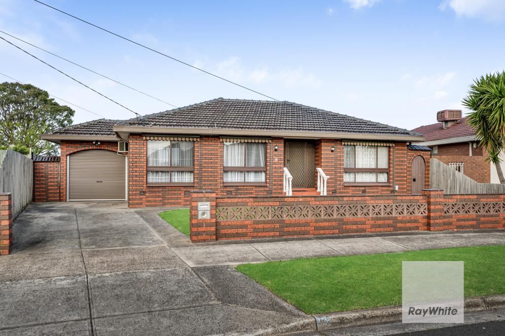 38 Henley Dr, Gladstone Park, VIC 3043