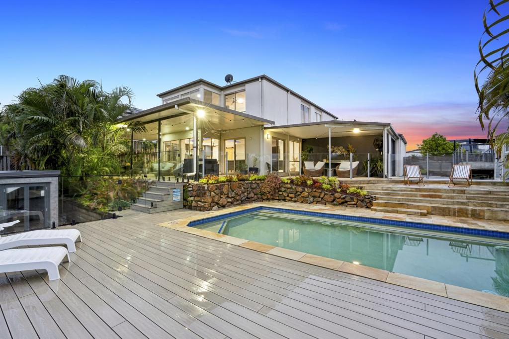 38 Salvado Dr, Pacific Pines, QLD 4211