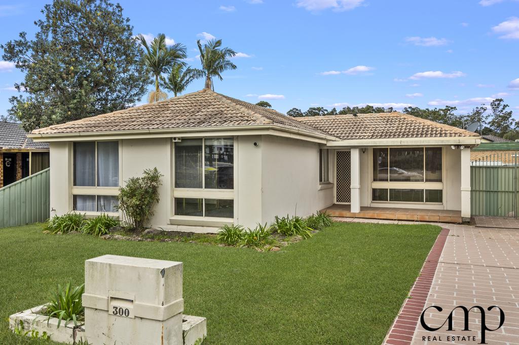300 Prairie Vale Rd, Prairiewood, NSW 2176