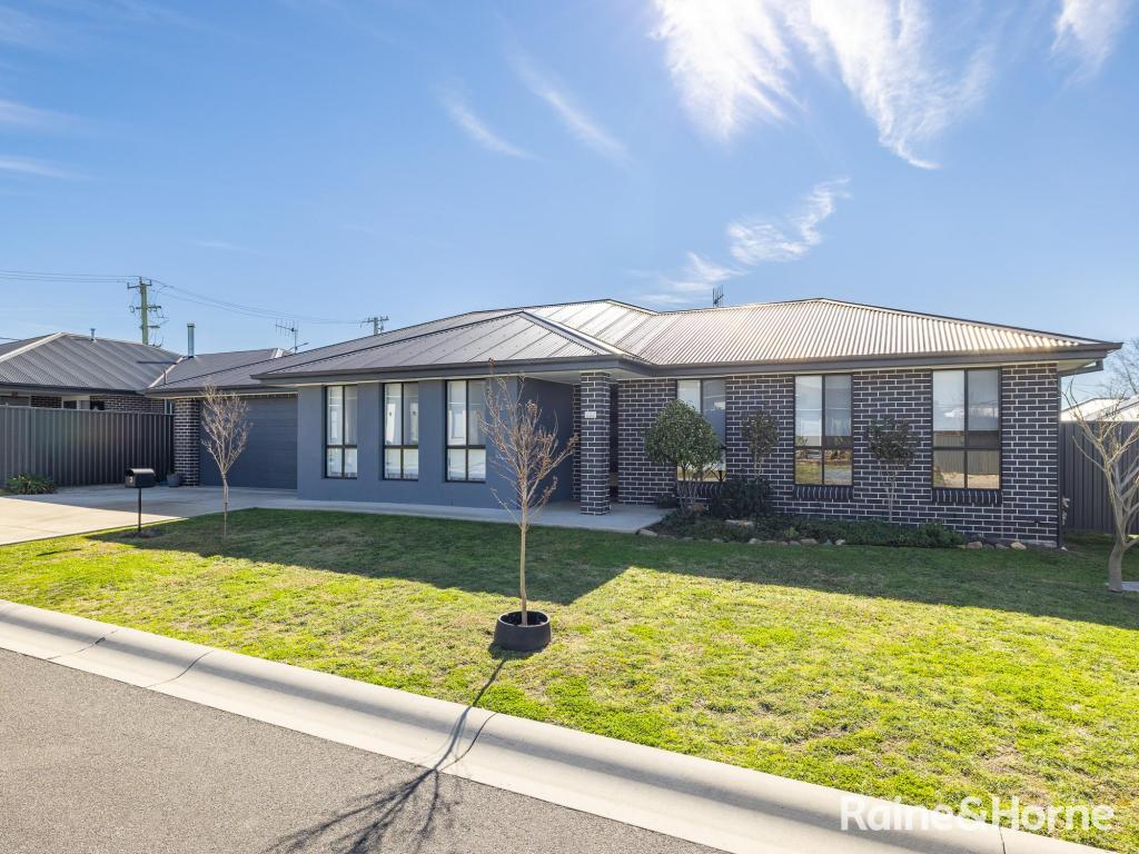 3 Peard Cl, Eglinton, NSW 2795