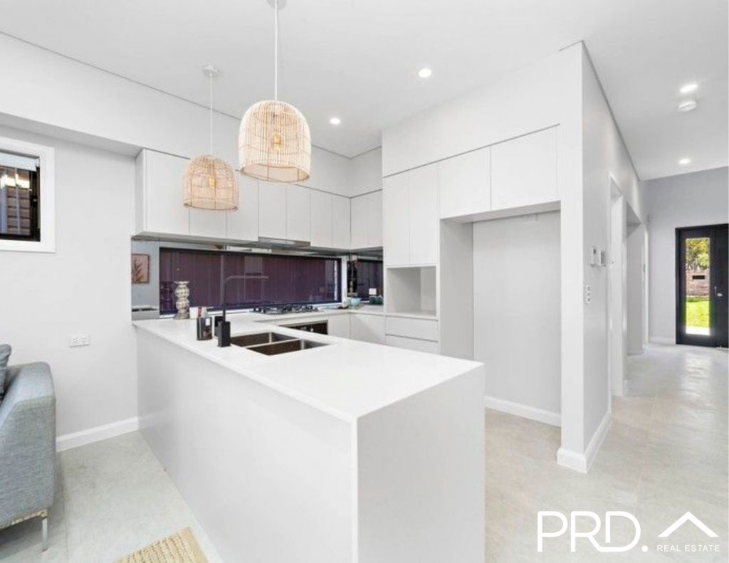 15 Lehn Rd, East Hills, NSW 2213