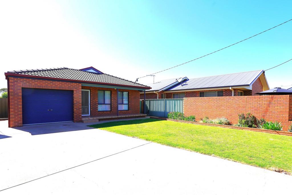 2b Jackman Pl, Griffith, NSW 2680