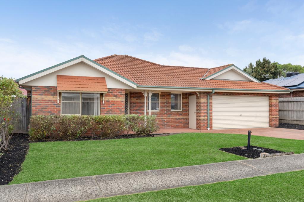 14 Silverstone Dr, Cranbourne, VIC 3977