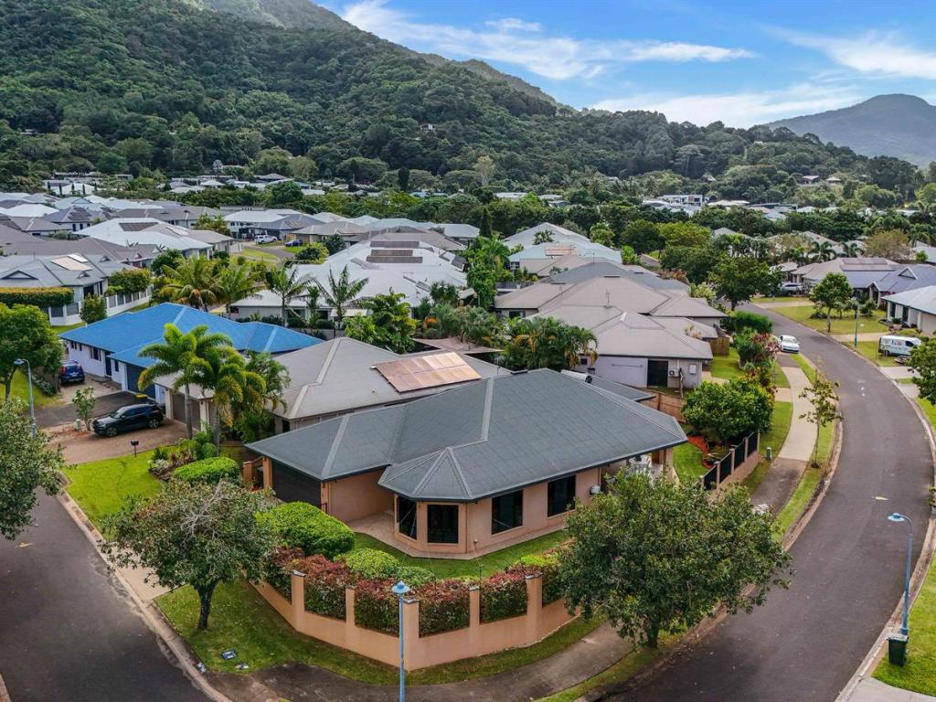 14 Laguna Ave, Redlynch, QLD 4870