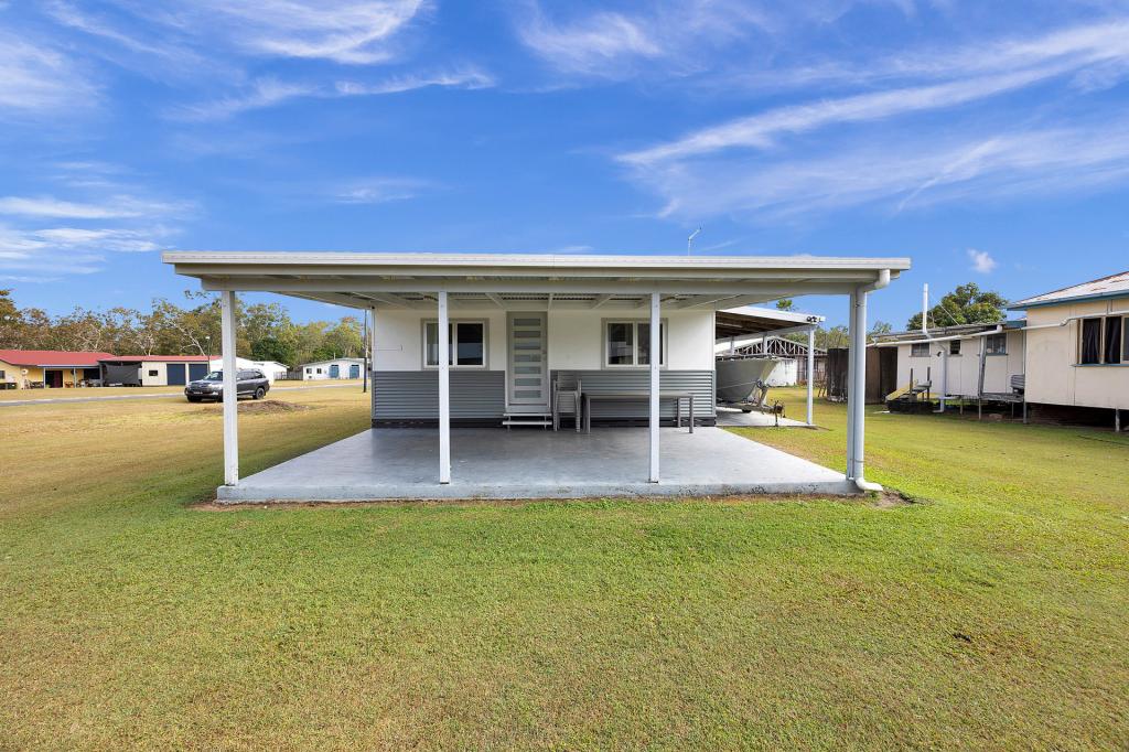 12 Croker St, St Helens Beach, QLD 4798