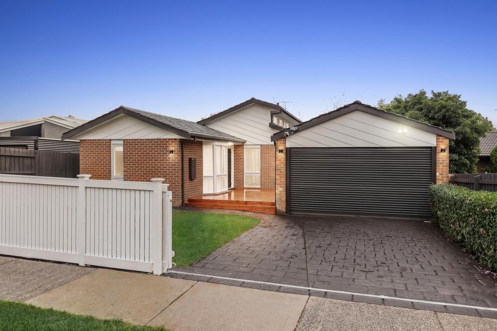 11 Ezard Cl, Berwick, VIC 3806
