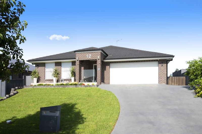 12 Highland Cres, Thirlmere, NSW 2572
