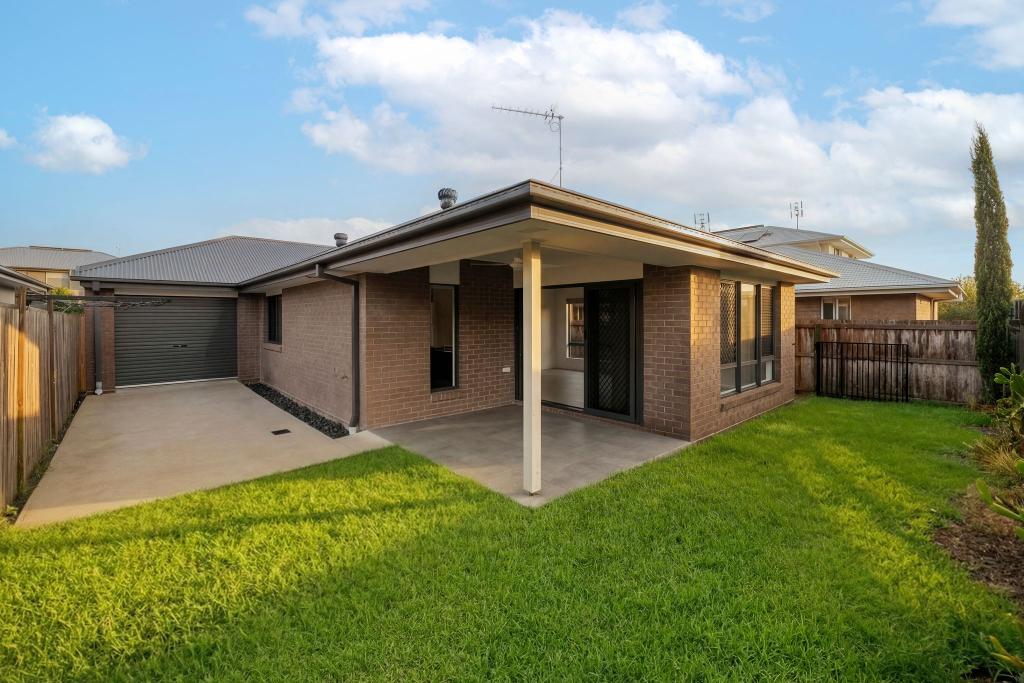 27 Tadorna St, Palmview, QLD 4553