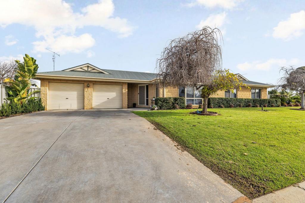 8 Stromness Ct, Moama, NSW 2731
