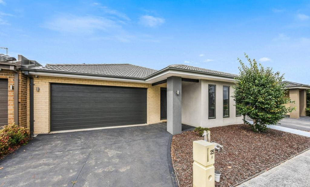 25 Brittle Gum Rd, Cranbourne East, VIC 3977