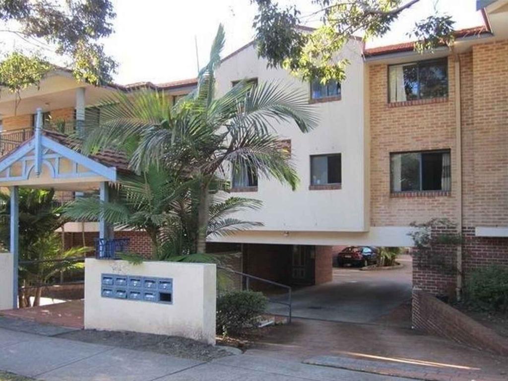 8/44-48 LANE ST, WENTWORTHVILLE, NSW 2145