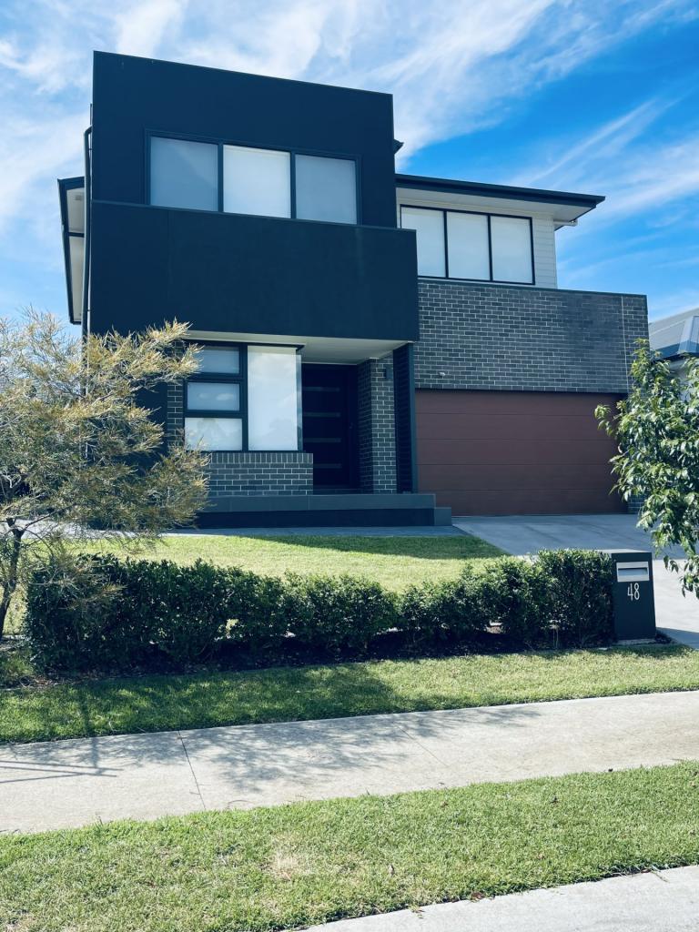 48 Poulton Tce, Campbelltown, NSW 2560