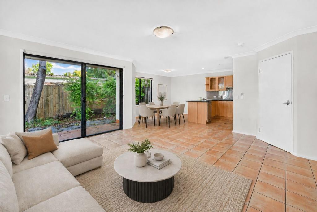 3/120 POHLMAN ST, SOUTHPORT, QLD 4215