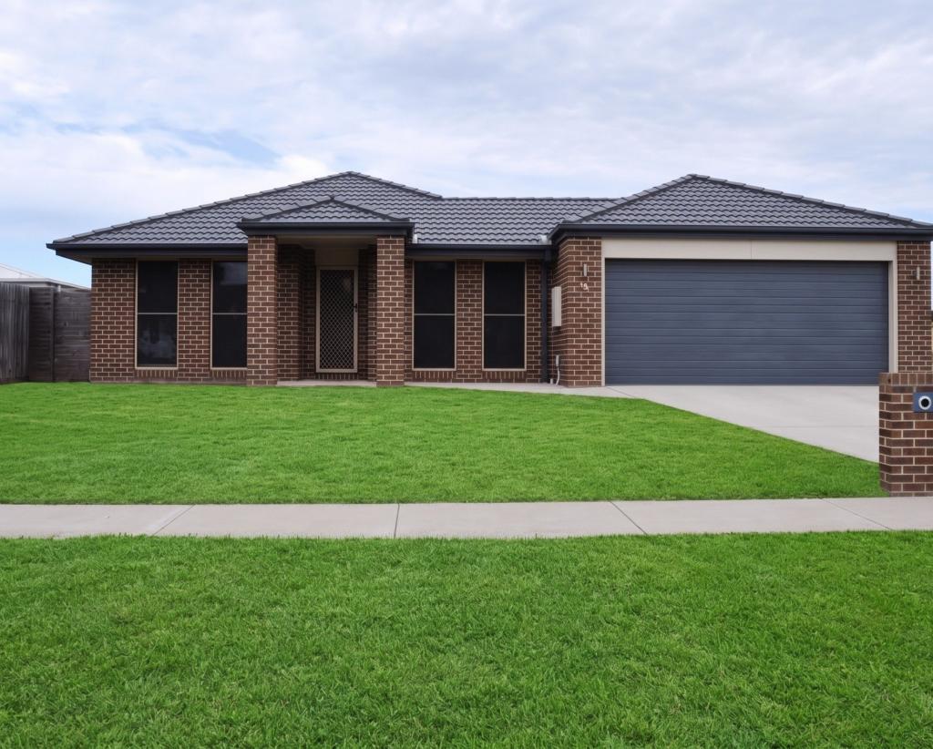 4 Somerset Pl, Inverloch, VIC 3996